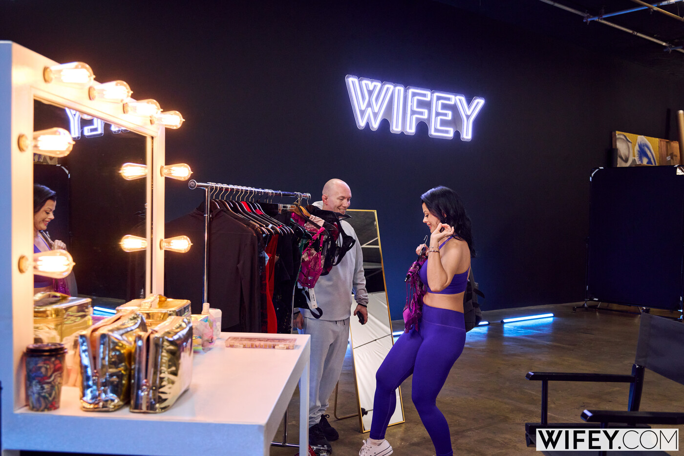 Nadia White Takes BBC While Her Husband Films And Buys Her Jewelry — photo 6
