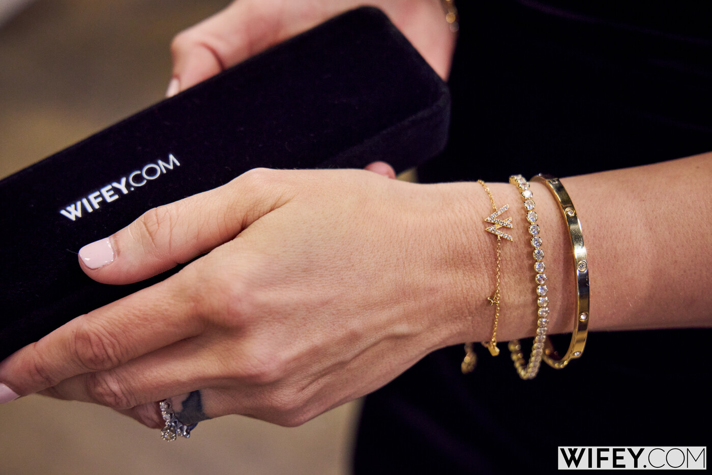 Nadia White Takes BBC While Her Husband Films And Buys Her Jewelry — photo 8