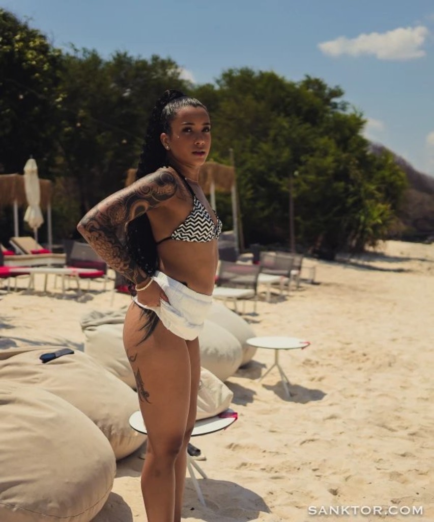 Tattooed Babe Asami — photo 0